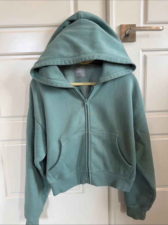 Aritzia Tops - Aritzia Zip-Up Hoodie Jacket in Sage Green
